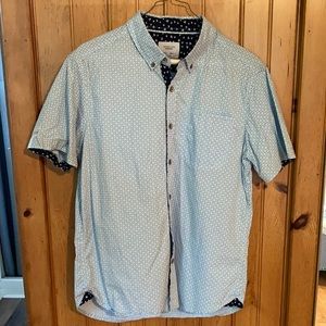 Men’s short sleeve button down